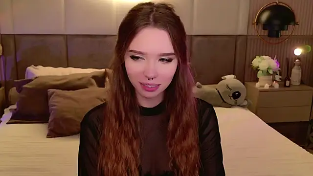 Snapshot of Sierra_Fane chatting on 03-18-25, 11:42 Sierra Fane online show from 03-18-25, 11:42