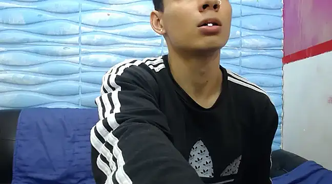 Snapshot of seigfried0 chatting on 02-20-25, 06:57 seigfried0 online show from 02-20-25, 06:57