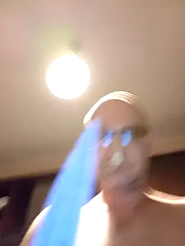 Snapshot of Luci1982Brazzers chatting on 10-08-25, 04:51 Luci1982Brazzers online show from 10-08-25, 04:51