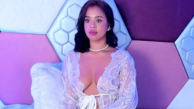 Snapshot of LiaHilton2 chatting on 02-23-25, 10:42 LiaHilton2 online show from 02-23-25, 10:42