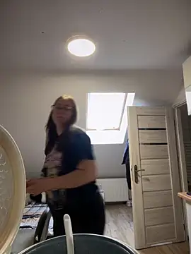 May Alisa online show from 10-11-25, 02:51