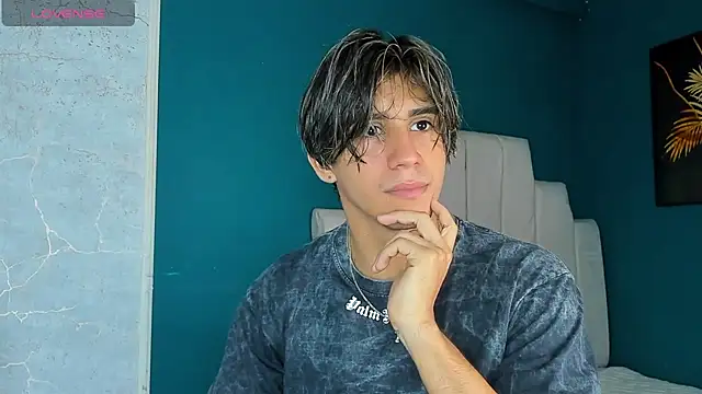 Allex Cano online show from 10-11-25, 04:57