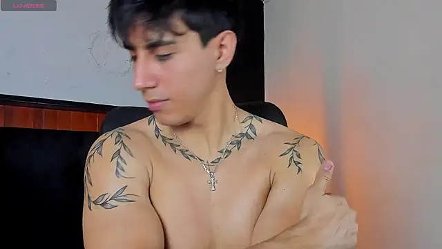 Allex Cano online show from 10-19-25, 11:18