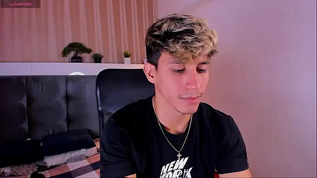 Allex Cano online show from 03-18-25, 03:12