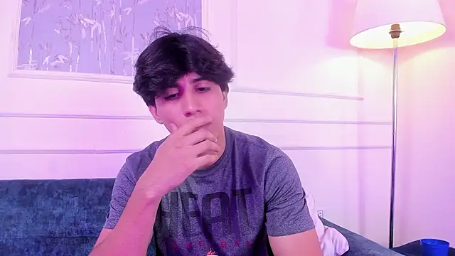 Allex Cano online show from 04-13-26, 08:24