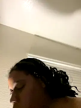 Snapshot of Deshay30 chatting on 10-02-25, 12:36 Deshay30 online show from 10-02-25, 12:36