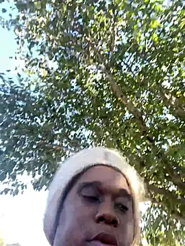 Snapshot of Deshay30 chatting on 10-31-25, 04:14 Deshay30 online show from 10-31-25, 04:14