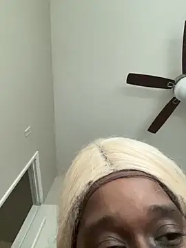 Snapshot of Deshay30 chatting on 11-12-25, 10:13 Deshay30 online show from 11-12-25, 10:13