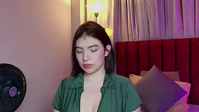 Snapshot of Zamira_Taylor chatting on 03-18-26, 01:42 Zamira Taylor online show from 03-18-26, 01:42