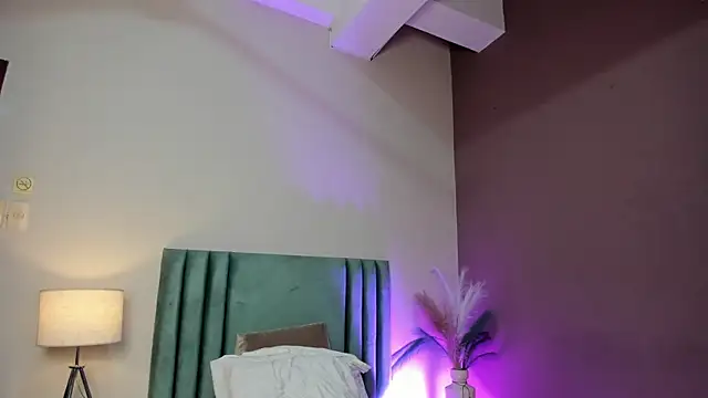 Snapshot of Zamira_Taylor chatting on 04-09-26, 06:19 Zamira Taylor online show from 04-09-26, 06:19