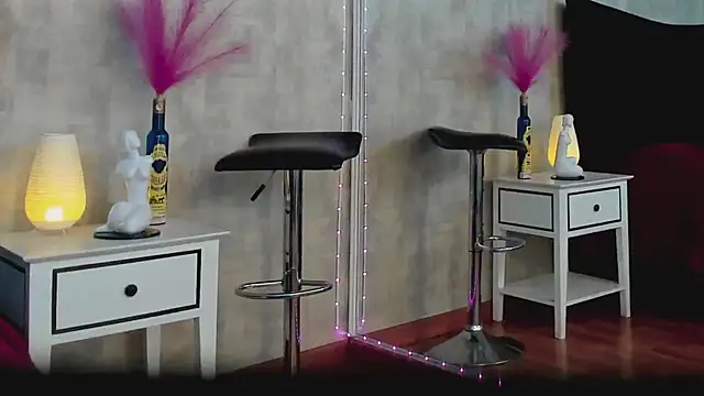 NahomyCarther online show from 04-13-26, 11:09