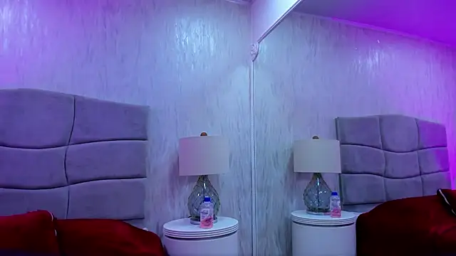 NahomyCarther online show from 09-26-25, 03:57