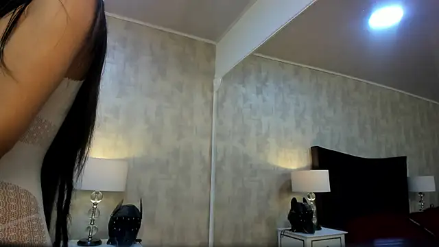 NahomyCarther online show from 10-20-25, 03:41