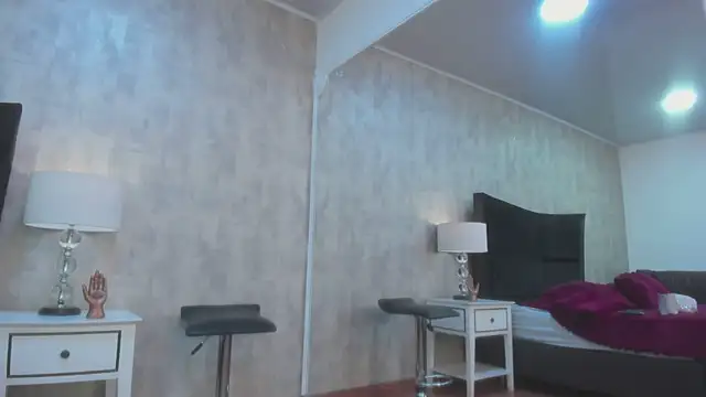 NahomyCarther online show from 11-20-25, 04:13