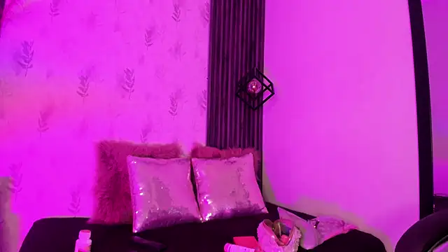 NahomyCarther online show from 06-30-26, 10:54