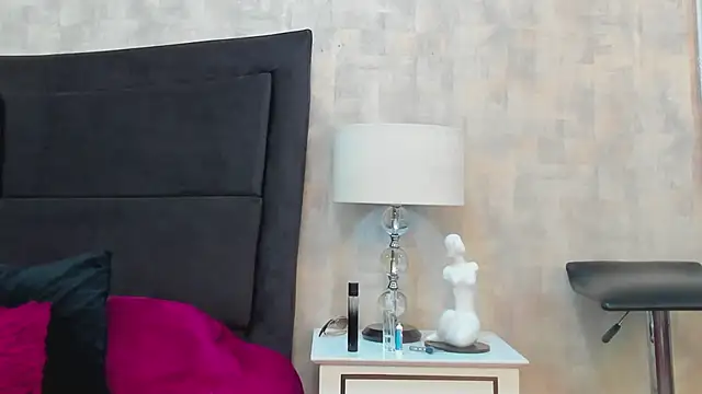 NahomyCarther online show from 01-14-26, 03:10