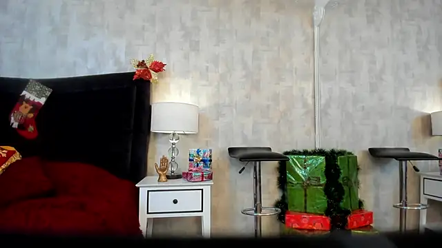 NahomyCarther online show from 12-18-25, 03:55