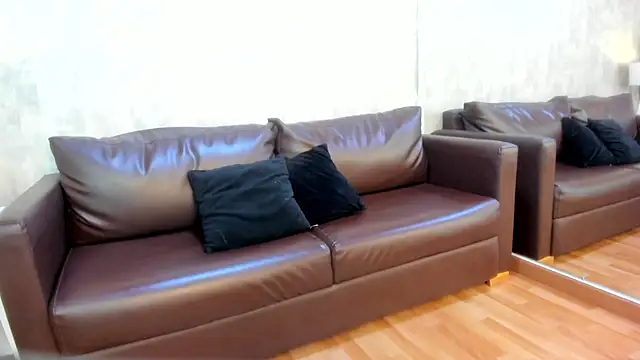 NahomyCarther online show from 11-04-25, 03:54