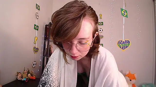 Elise Nyx online show from 06-19-26, 01:28