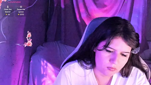 Snapshot of brii69 chatting on 10-19-25, 05:21 brii69 online show from 10-19-25, 05:21