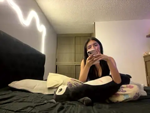 DesireLuxe online show from 01-13-26, 07:23