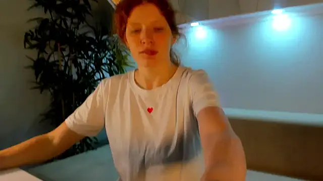 Sandra Wi1son online show from 11-17-25, 01:42