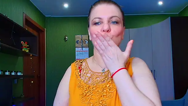 Snapshot of VeronikawGold chatting on 06-12-26, 03:04 VeronikawGold online show from 06-12-26, 03:04