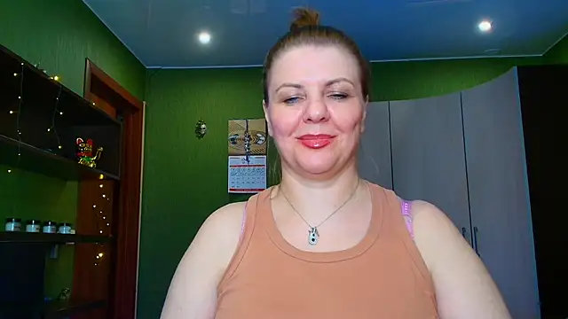Snapshot of VeronikawGold chatting on 06-11-26, 02:53 VeronikawGold online show from 06-11-26, 02:53