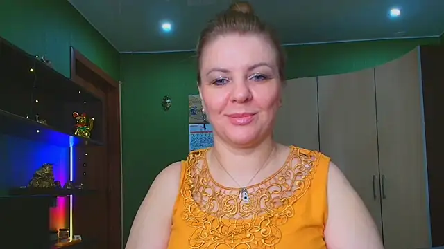 Snapshot of VeronikawGold chatting on 06-25-26, 05:45 VeronikawGold online show from 06-25-26, 05:45