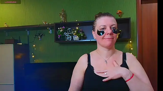 VeronikawGold online show from 04-20-26, 03:09