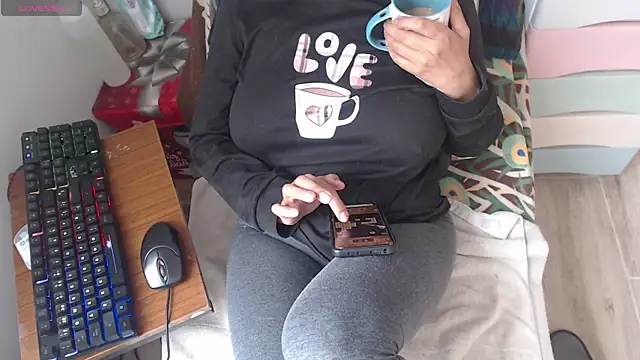 Sexyqueen mature  online show from 04-15-26, 07:40