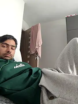 andreiiiii2025 online show from 04-22-26, 11:17