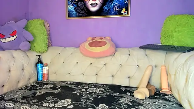 amydelahozgomez online show from 10-10-25, 12:33