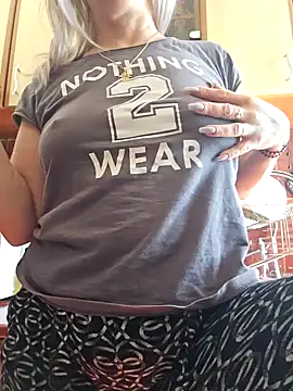 Snapshot of LadyTouch chatting on 04-07-26, 07:43 LadyTouch online show from 04-07-26, 07:43