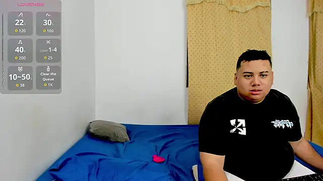 Snapshot of MICHAEL_AND_SHARON chatting on 02-14-26, 12:55 MICHAEL AND SHARON online show from 02-14-26, 12:55