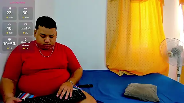 Snapshot of MICHAEL_AND_SHARON chatting on 02-17-26, 09:01 MICHAEL AND SHARON online show from 02-17-26, 09:01