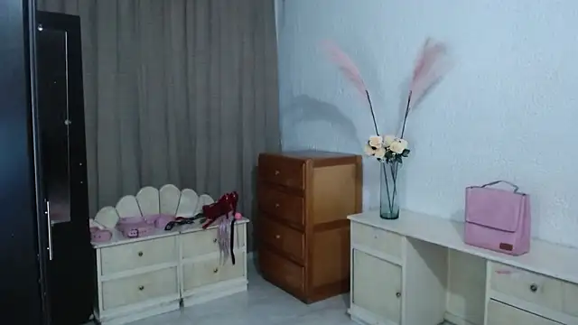 EngelCristaly online show from 10-30-25, 06:55