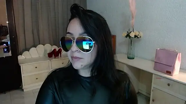 Snapshot of EngelCristaly chatting on 02-01-26, 08:01 EngelCristaly online show from 02-01-26, 08:01