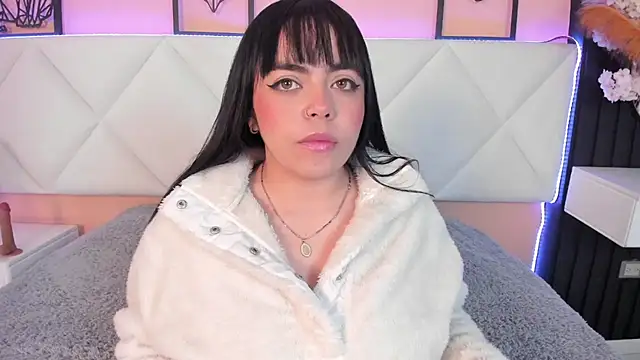 valkiria davies  online show from 03-05-25, 12:11