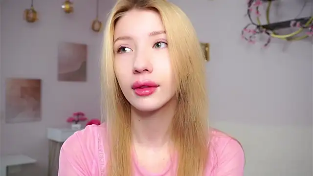 Snapshot of SunnivaCovil chatting on 03-02-26, 02:57 SunnivaCovil online show from 03-02-26, 02:57