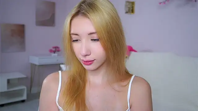 Snapshot of SunnivaCovil chatting on 02-01-26, 02:37 SunnivaCovil online show from 02-01-26, 02:37