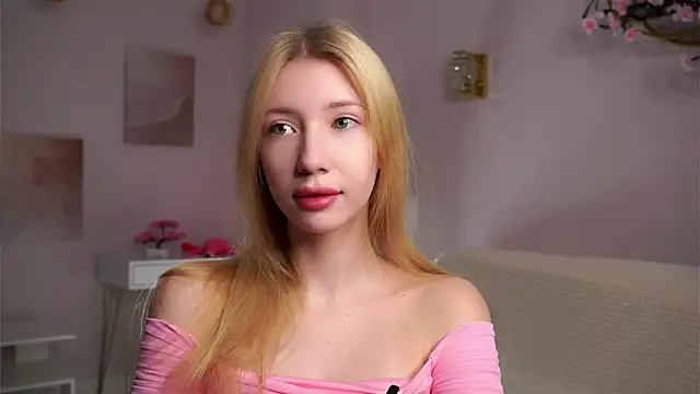 SunnivaCovil online show from 03-12-26, 02:43