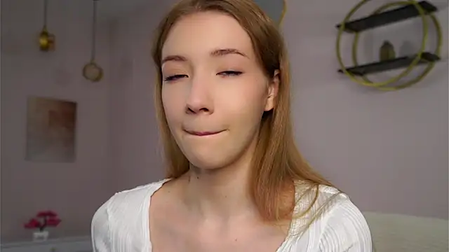 SunnivaCovil online show from 09-19-25, 02:43