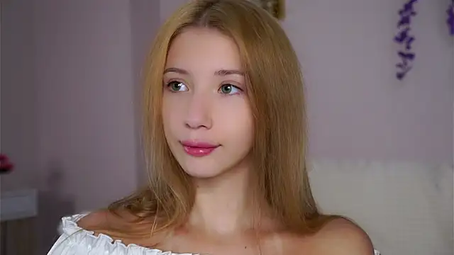 SunnivaCovil online show from 10-27-25, 01:34