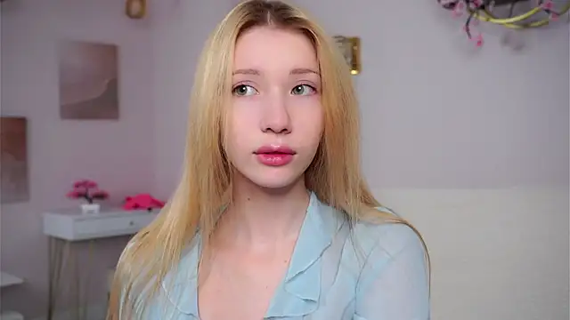 SunnivaCovil online show from 03-04-26, 03:09