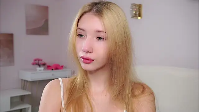 SunnivaCovil online show from 03-08-26, 03:26