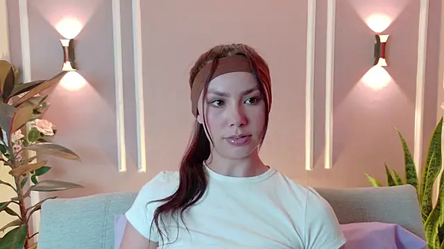 Snapshot of Celeste_99 chatting on 02-20-26, 09:06 Celeste 99 online show from 02-20-26, 09:06