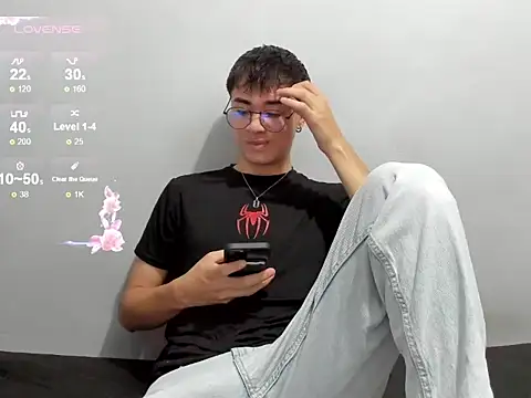 liam orion online show from 11-12-25, 04:33