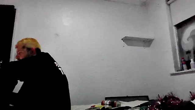 Snapshot of kinkyfag94 chatting on 12-20-25, 01:03 kinkyfag94 online show from 12-20-25, 01:03