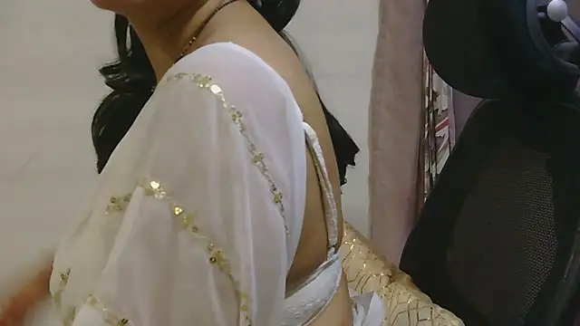 MilkyQueen69 online show from 02-10-26, 05:12